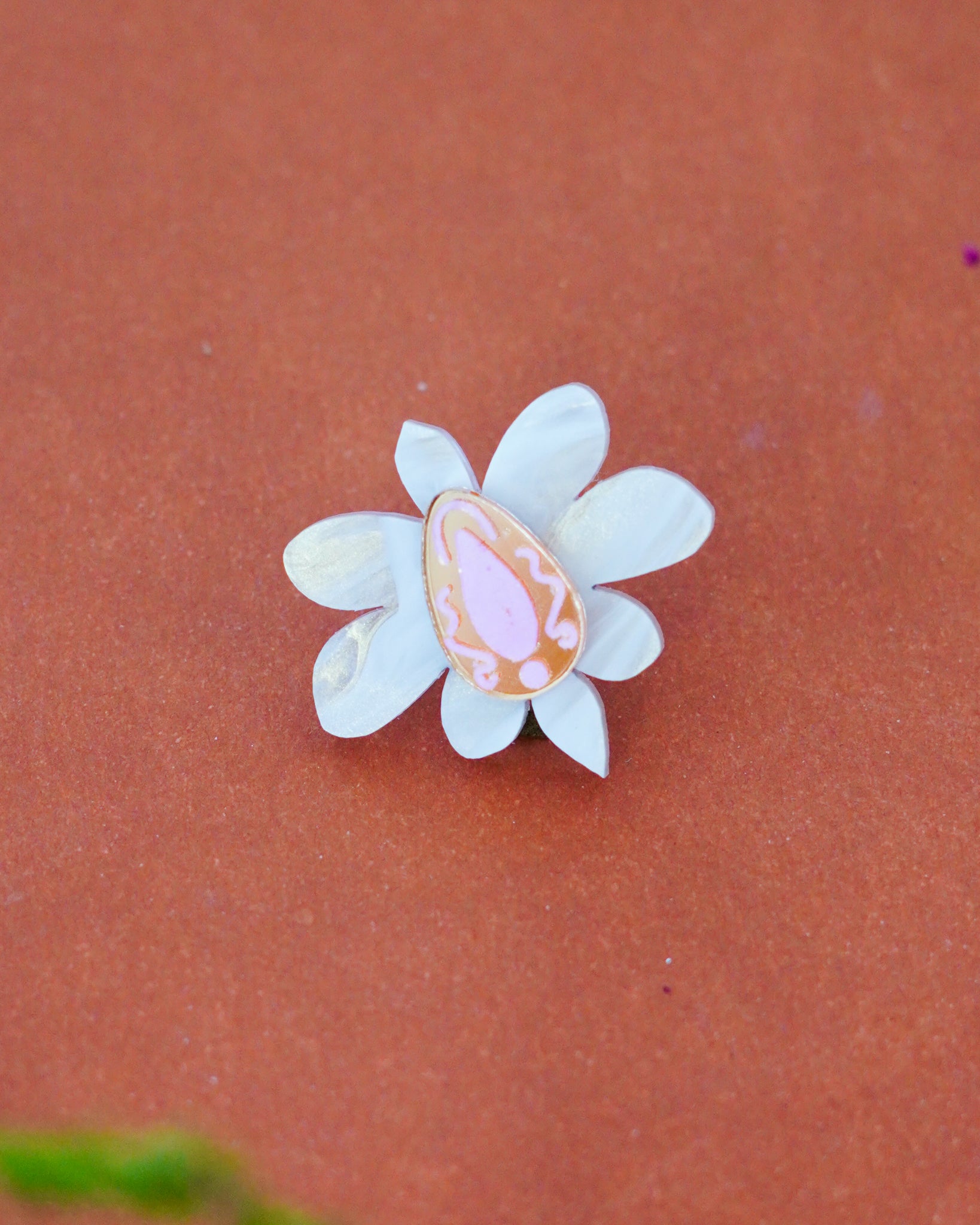White Dahlia Stud