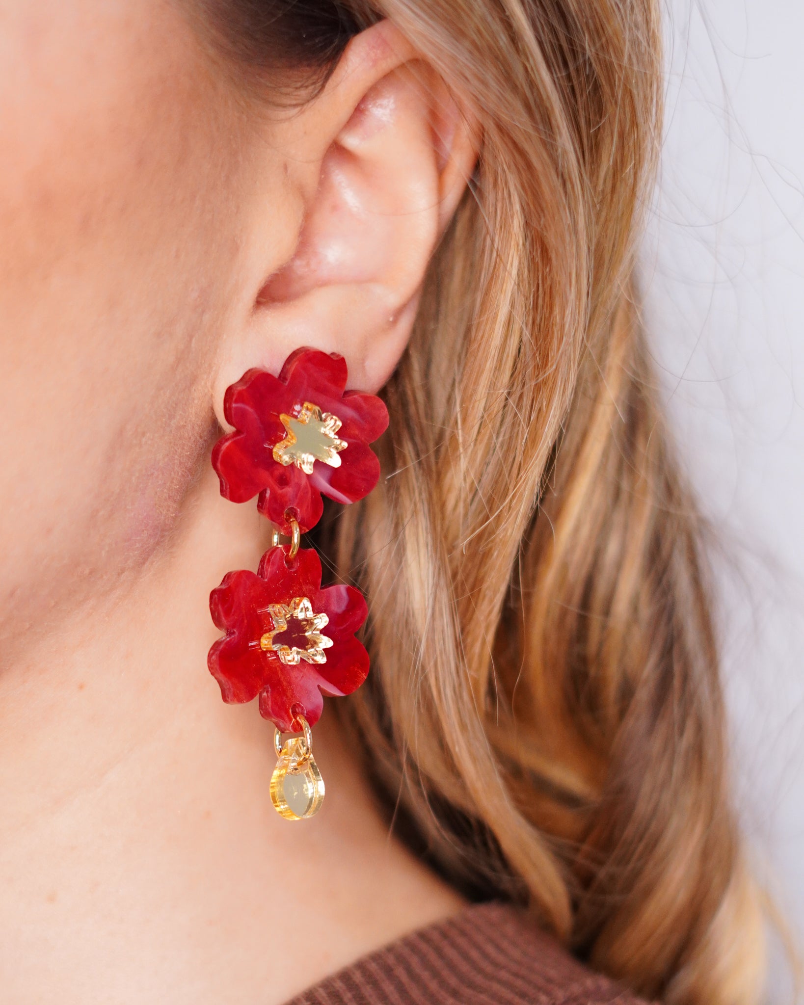Ruby Daisy Droplets